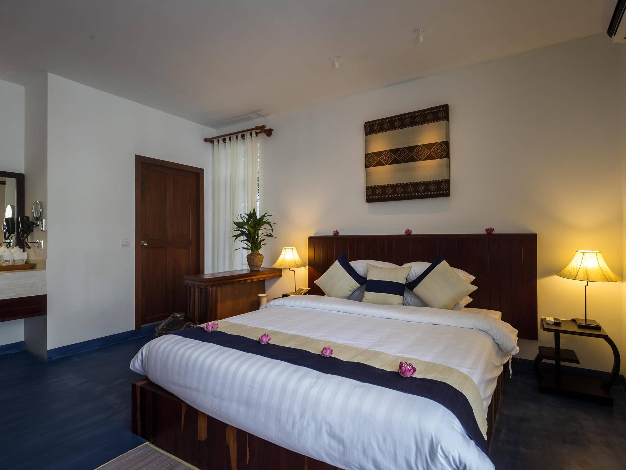 Vmansion Boutique Hotel Phnom Penh Ngoại thất bức ảnh